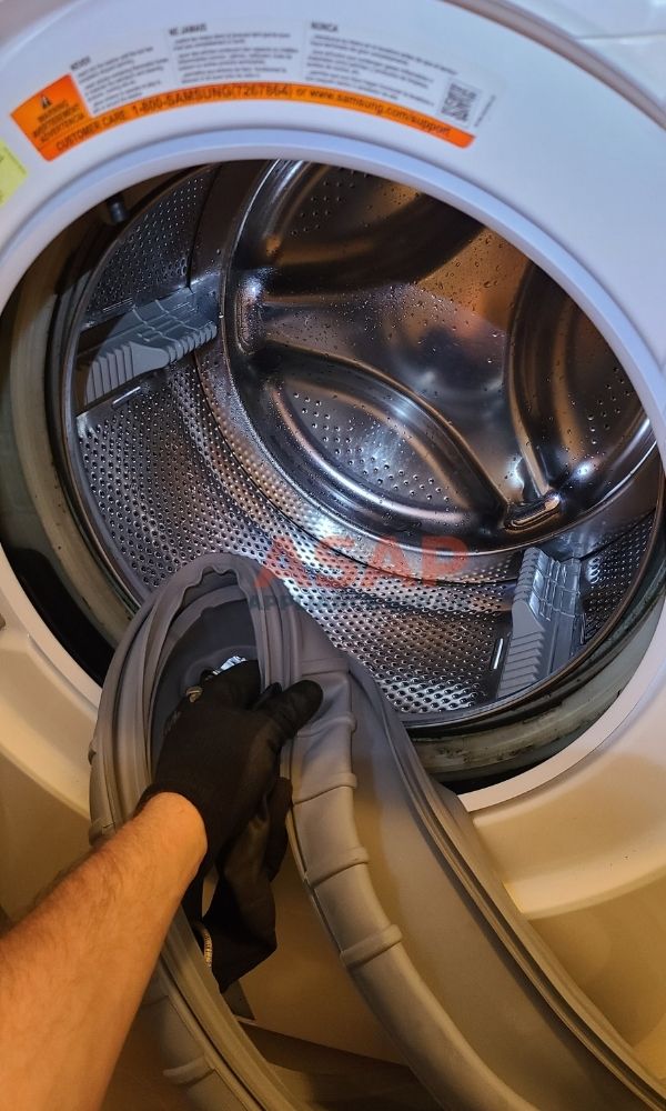 Replacing the door gasket of the LG dryer in Vancouver